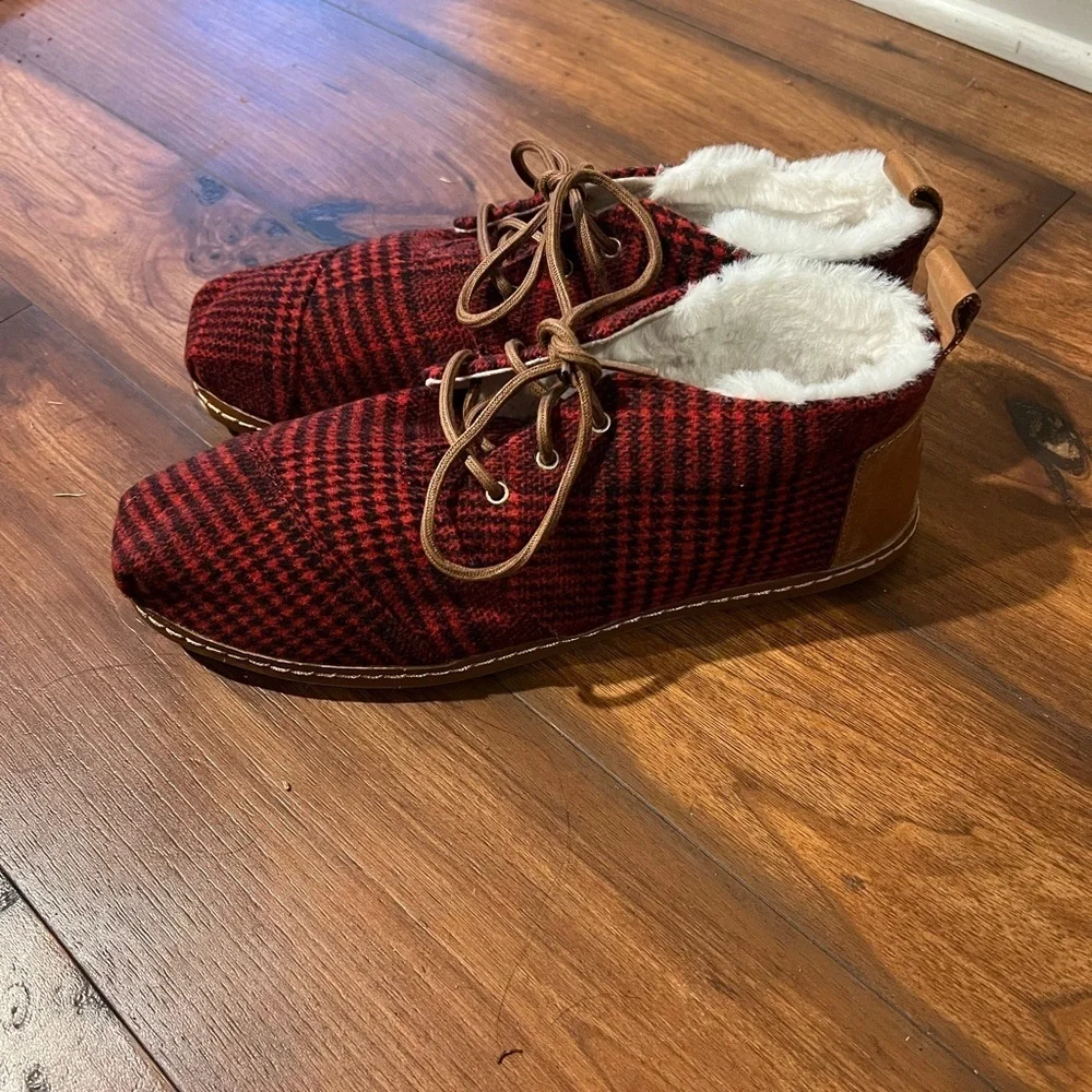 Toms Womens Size 11 Red Plaid Venice Collection Faux Fur Lined Booties Winter